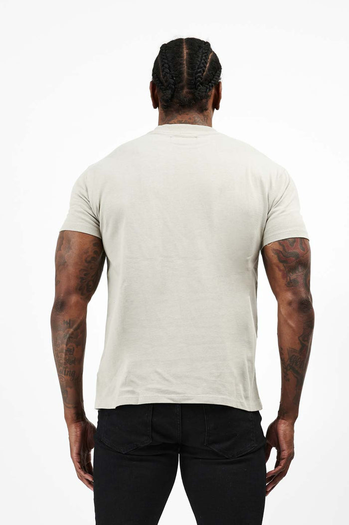 LEGEND* BASICS T-SHIRT MIT MUSKELPASSFORM – EINFACHES LATTE