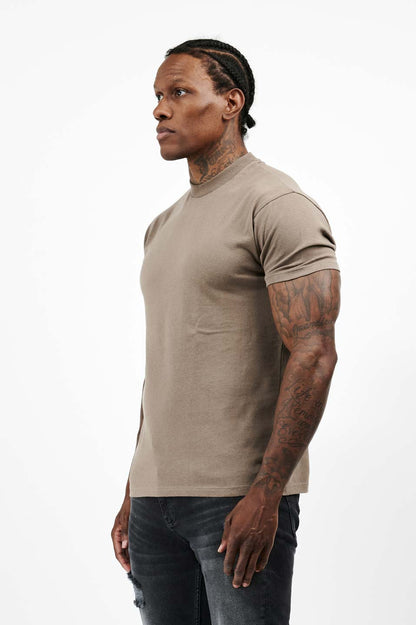 LEGEND* BASICS T-SHIRT MIT MUSCLE-FIT – EINFACH MOKKA