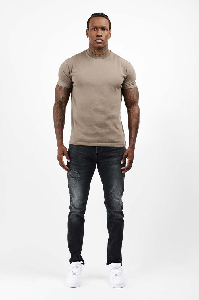 LEGEND* BASICS T-SHIRT MIT MUSCLE-FIT – EINFACH MOKKA