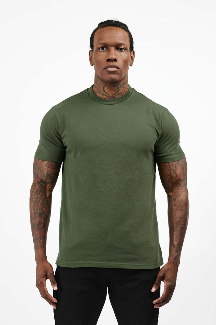 LEGEND* BASICS T-SHIRT MIT MUSCLE FIT – EINFACHES ARMEEGRÜN