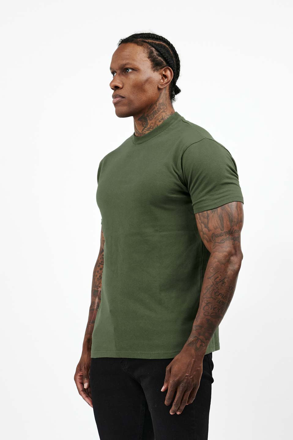 LEGEND* BASICS T-SHIRT MIT MUSCLE FIT – EINFACHES ARMEEGRÜN