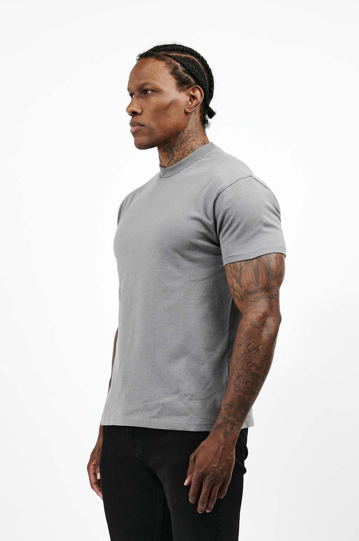 LEGEND* BASICS T-SHIRT MIT MUSCLE FIT – EINFACHES GUN METAL-GRAU