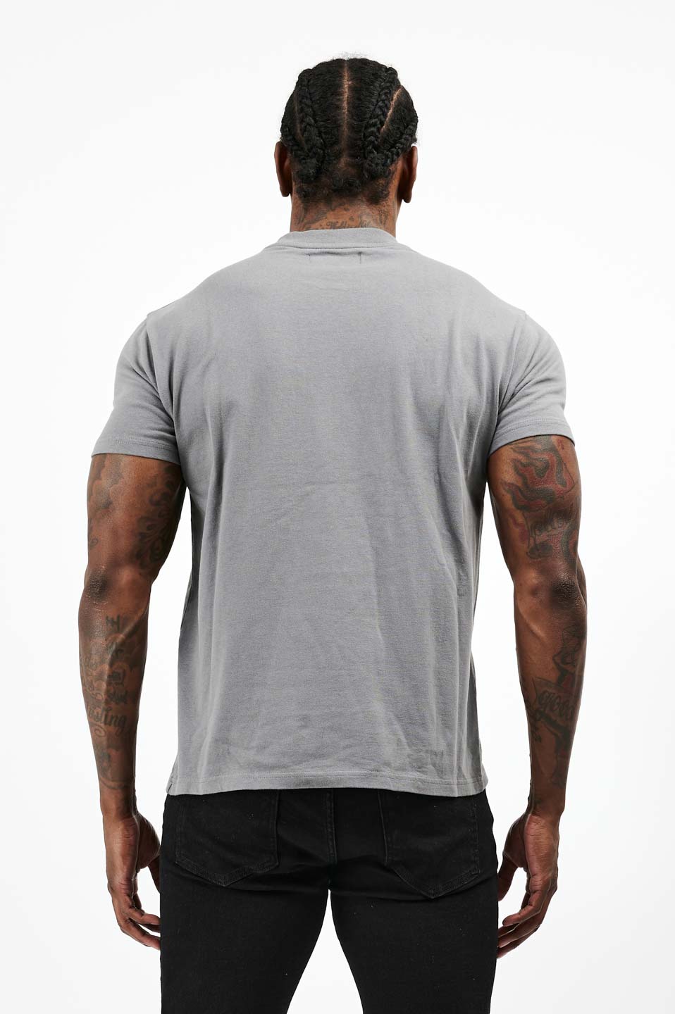 LEGEND* BASICS T-SHIRT MIT MUSCLE FIT – EINFACHES GUN METAL-GRAU