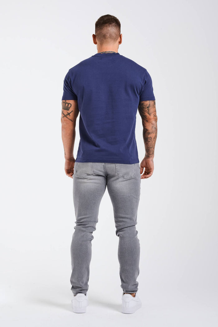 LEGEND* BASICS MUSCLE FIT T-SHIRT – DUNKELNAVY