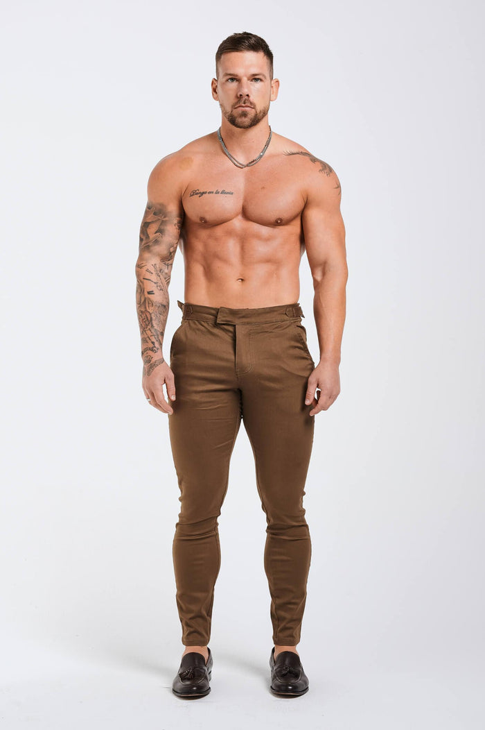 SLIM FIT BROEK MET HOGE TAILLE - BRUIN