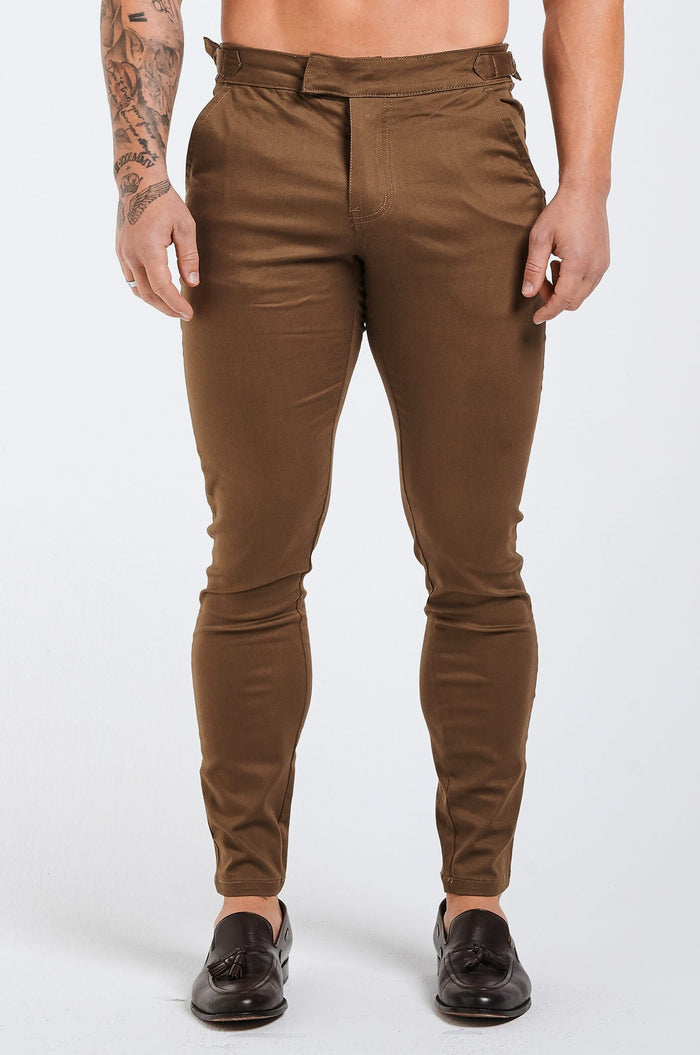 SLIM FIT BROEK MET HOGE TAILLE - BRUIN