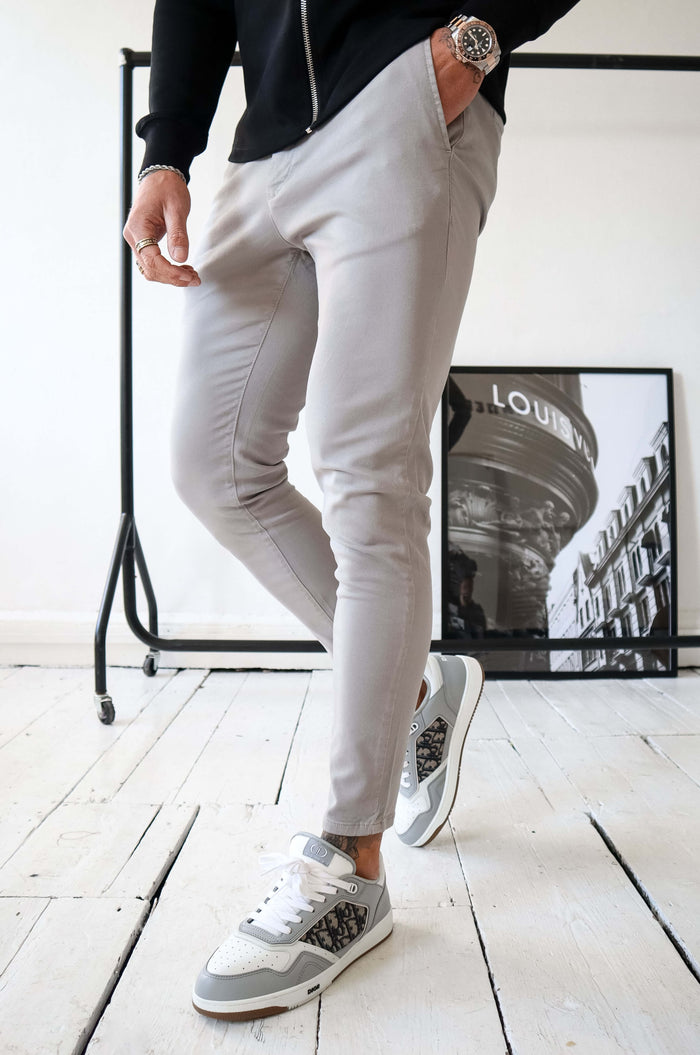 SPRAY-ON STRETCH CHINO - IJSGRIJS