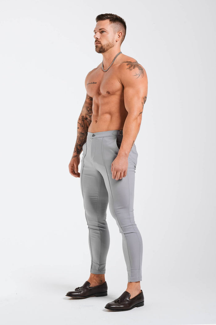 EINFACHE STRETCH-HOSE MIT SEITLICHEM Cinch – Anthrazit