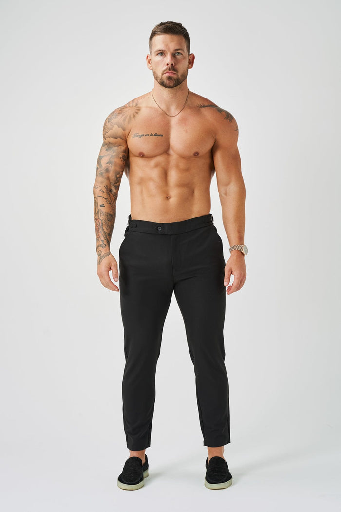 EINFACHE STRETCH-HOSE MIT SEITLICHEM CINCH – SCHWARZ