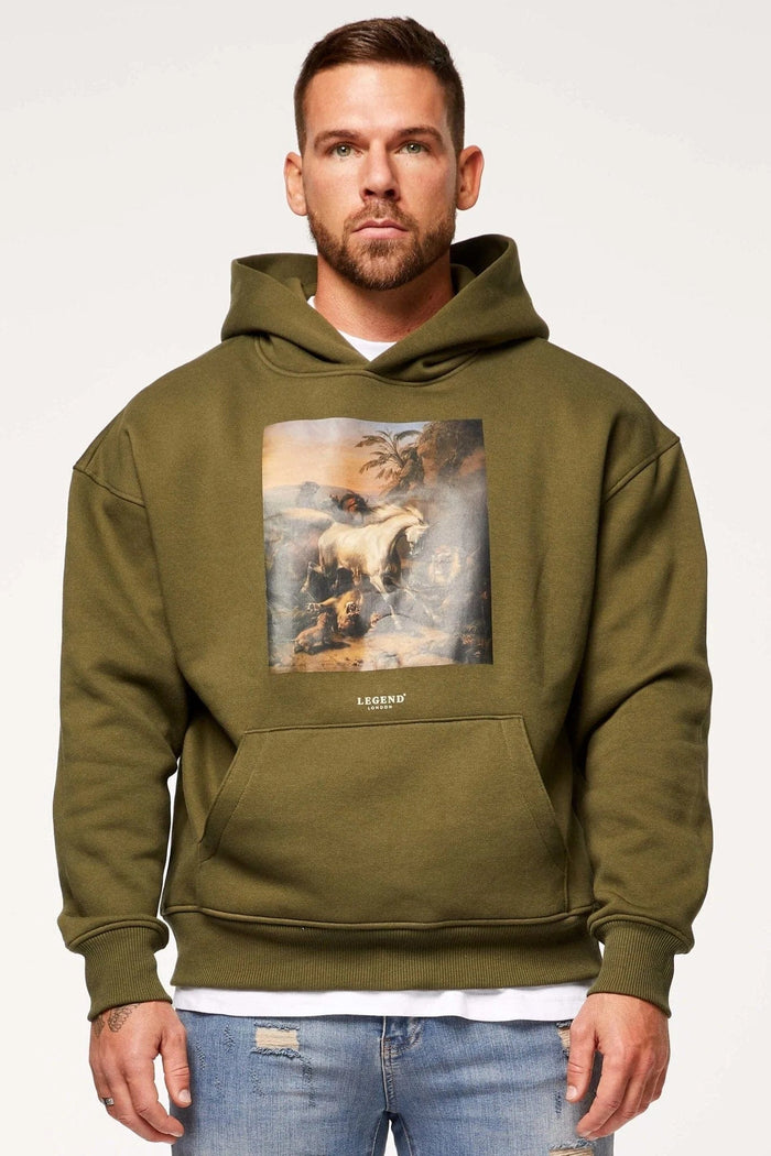 HOODIE MIT BATTLE-PRINT – OLIVENGRÜN