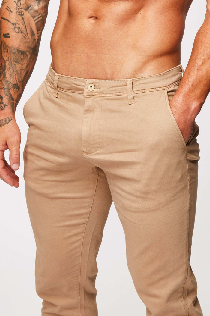 CHINO MIT GERADEM BEIN – BEIGE