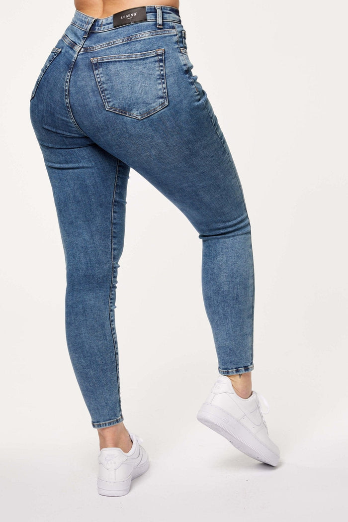 SKINNY JEANS – BLAUER FARBSTOFF